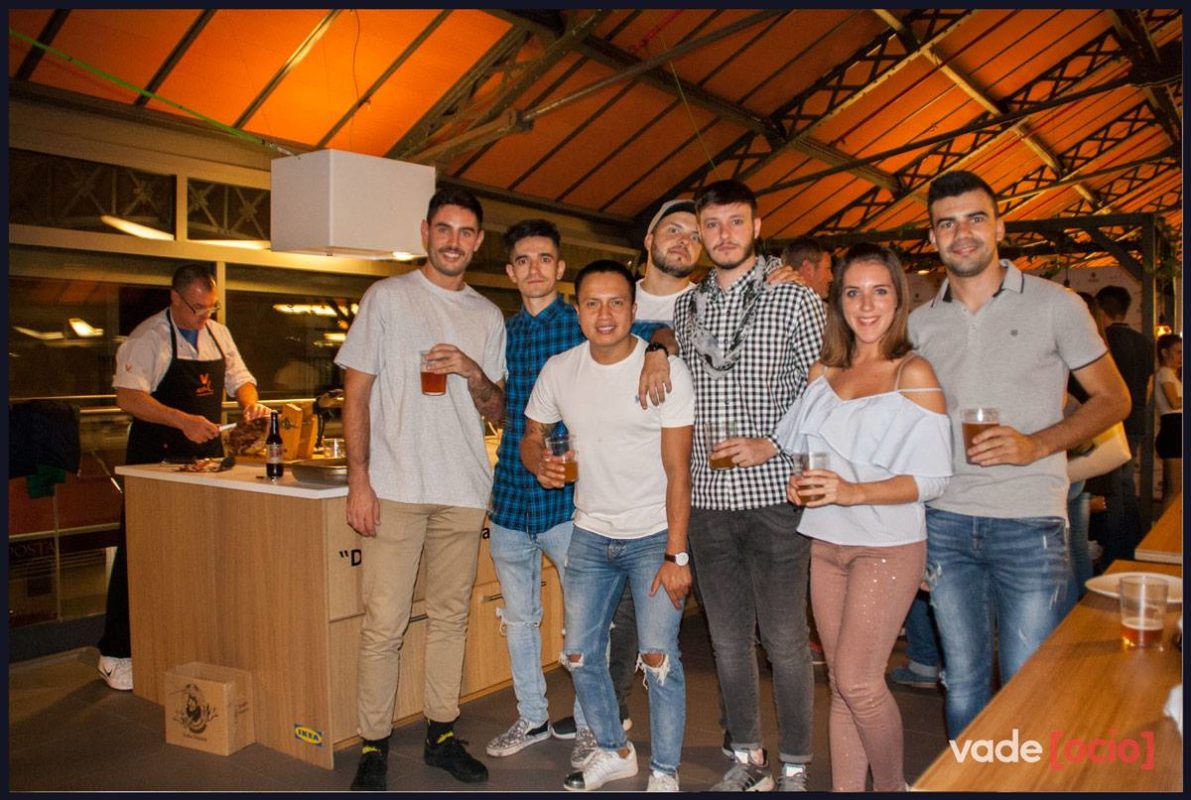 El gato que bebía cerveza