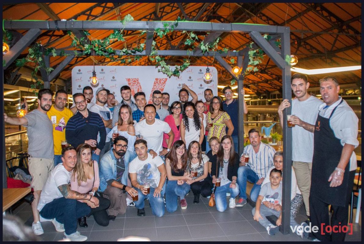 El gato que bebía cerveza