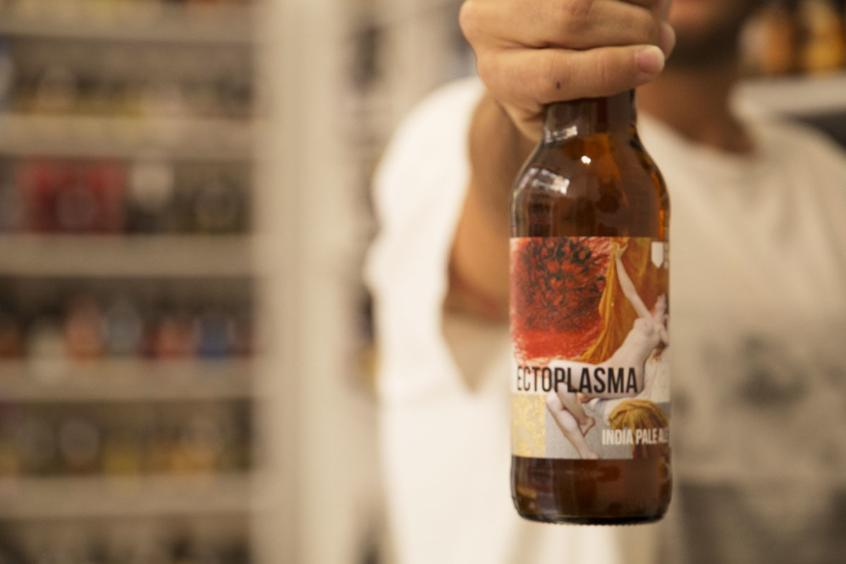 El gato que bebía cerveza