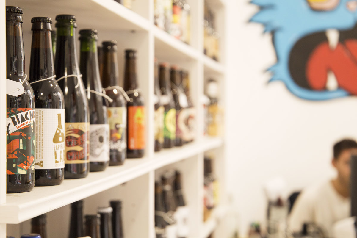 El gato que bebía cerveza