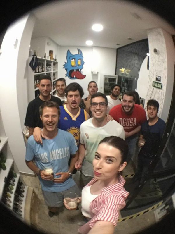 El gato que bebía cerveza