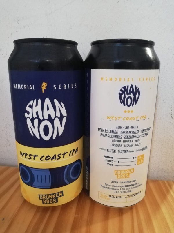 El gato que bebía cerveza